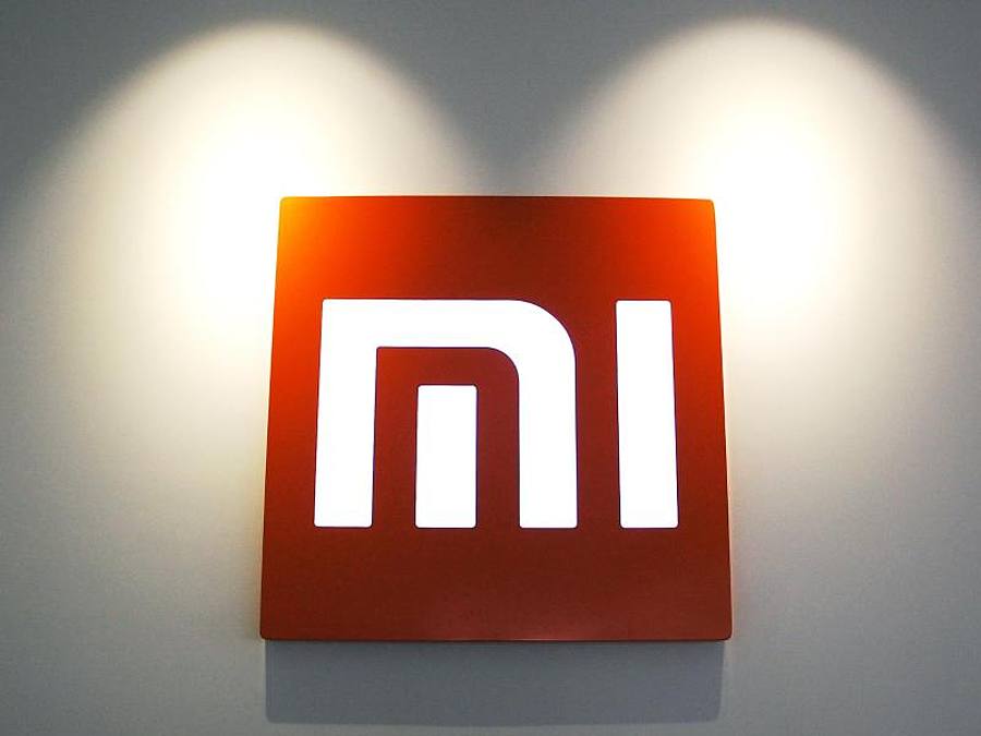 Das Logo des chinesischen Smartphone-Anbieters Xiaomi in der Firmenzentrale in Peking. Foto: picture alliance / dpa