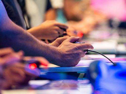 Die größte Spielemesse der Welt findet in diesem Jahr pandemiebedingt im Netz statt. Foto: Christophe Gateau/dpa