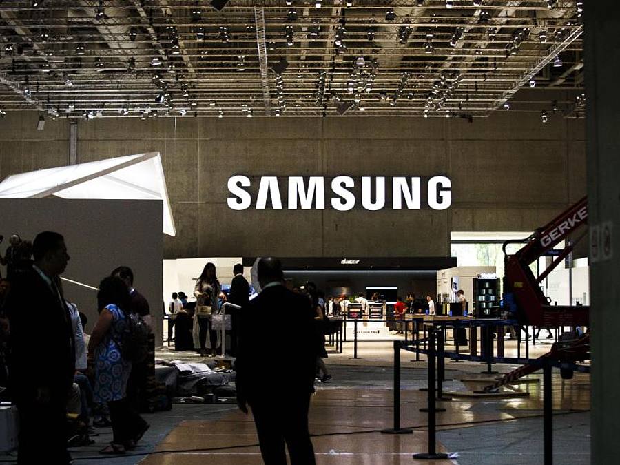 Aufbau des Samsung-Messestands auf der Elektronikmesse IFA in Berlin. Foto: Carsten Koall