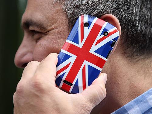 Auch im Fall eines ungeregelten Brexit wollen die drei größten deutschen Mobilfunk-Anbieter vorerst keine Roaming-Gebühren erheben. Foto: Friso Gentsch/dpa