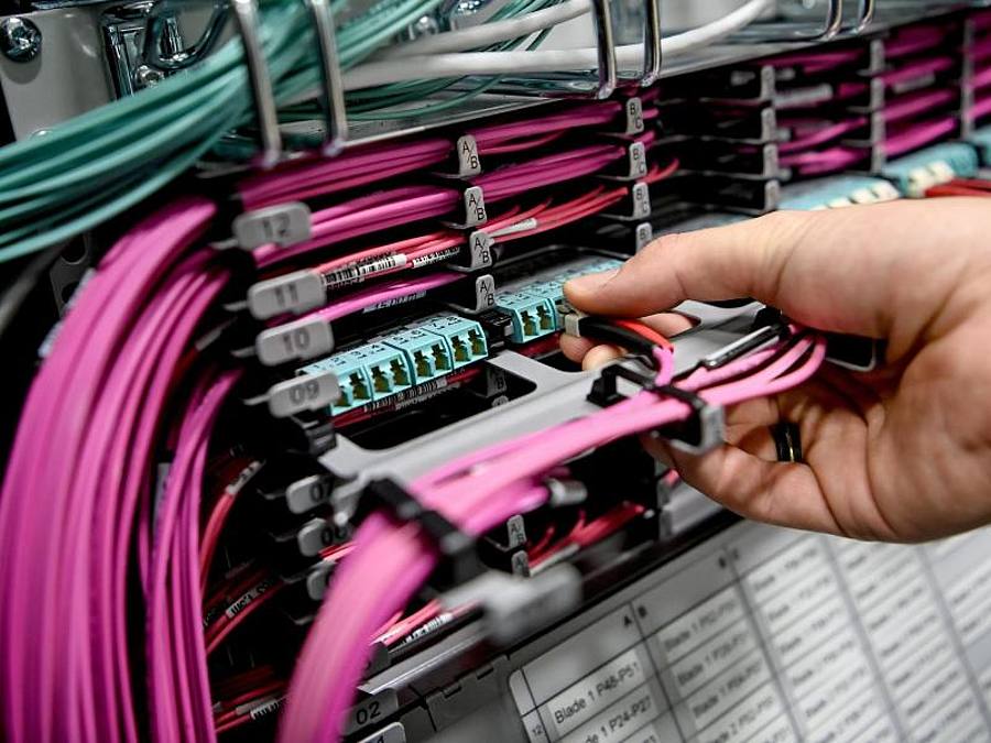 Der Energiebedarf der Rechenzentren macht 0,6 Prozent des gesamten Energieverbrauchs in Deutschland im Jahr 2020 aus. Foto: Britta Pedersen/dpa