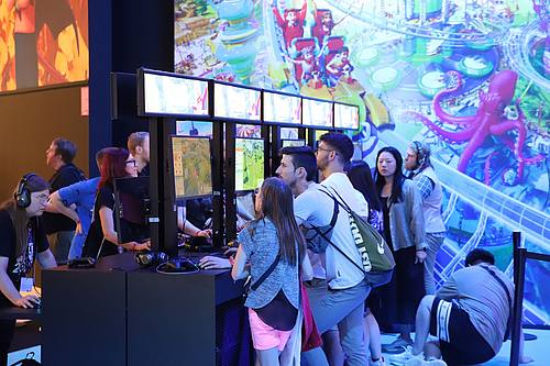 Besucher der Spielemesse Gamescom