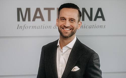 Tim Thomas, Materna