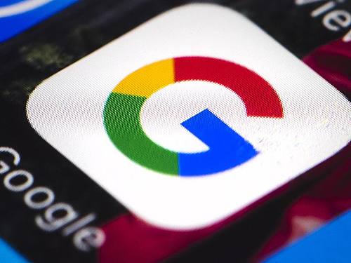 Das Google-Logo auf einem Smartphone. Foto: Matt Rourke/dpa
