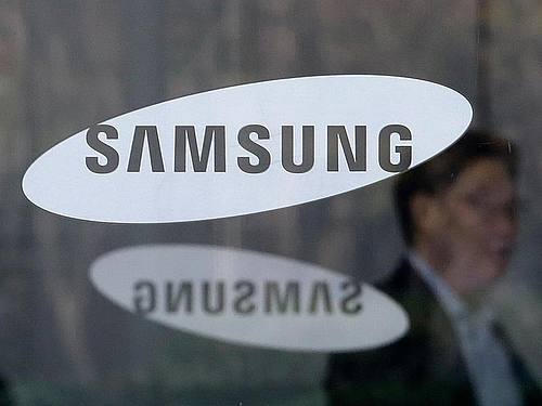 Samsung tritt mit seinem eigenen Bezahldienst vor allem gegen Google Pay an, weil der Bezahlservice des US-Konzerns auch auf Smartphones von Samsung verfügbar ist. Foto: Ahn Young-Joon/AP/dpa