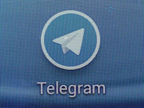 Mit Telegram kann man chatten, Fotos und Videos austauschen oder telefonieren. ((Foto: Armin Weigel))