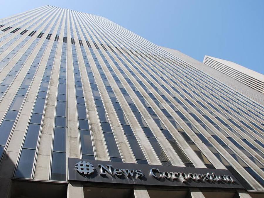 ARCHIV - Medienunternehmens News Corp.in der 1211 Avenue of the Americas in New York, USA, aufgenommen am 26. März 2012. Foto: picture alliance / dpa