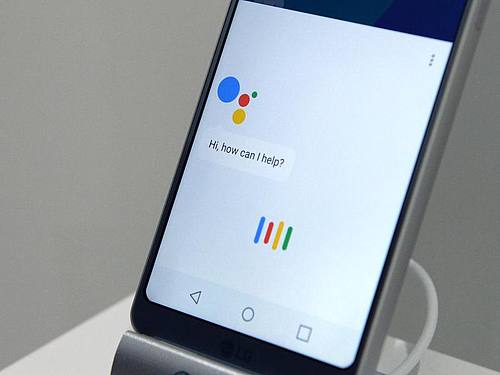 Der Sprachassistent „Google Assistant“ auf einem LG-Smartphone ((Foto: Andrej Sokolow))