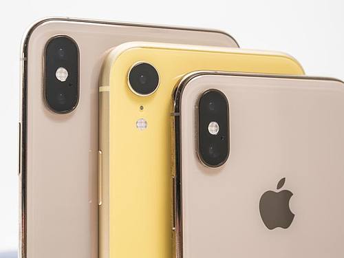 Das iPhone XR hat das Design des Top-Modells XS, ist aber 300 Euro günstiger mit einem Preis ab 849 Euro. Foto: Robert Günther
