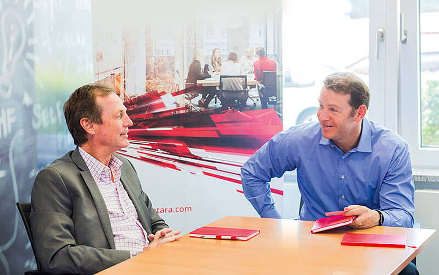 John Magee (li.) und Iri Trashanski von Hitachi Vantara