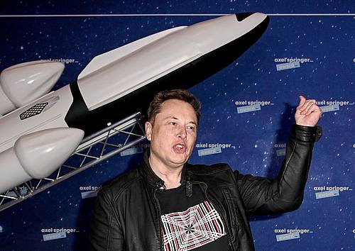 Elon Musks Weltraumfirma SpaceX will, dass die USA die Starlink-Finanzierung in der Ukraine übernehmen.
