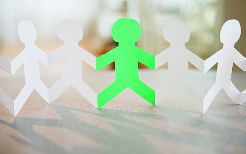 Papiermännchen, Bildquelle: Thinkstock/Tetra images