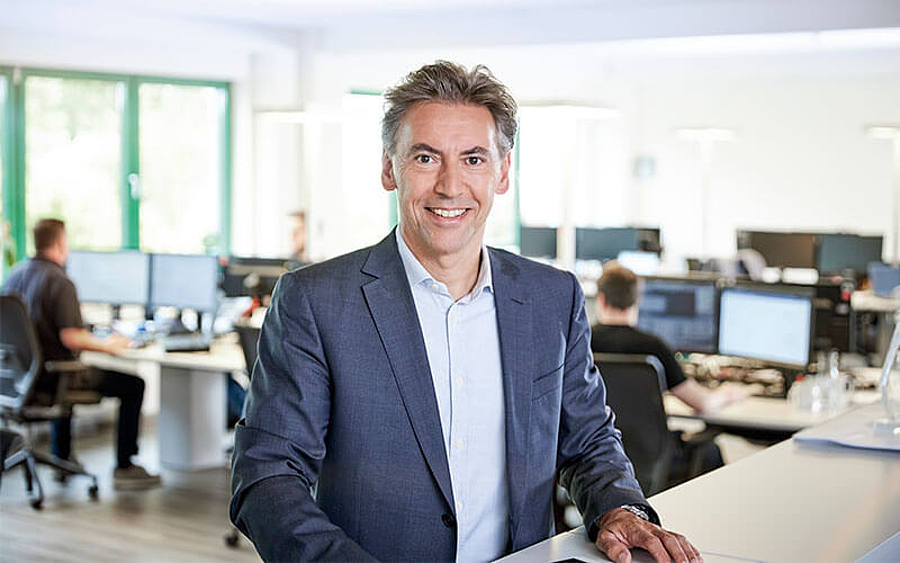 Dr. Ralf Gräßler, Veda