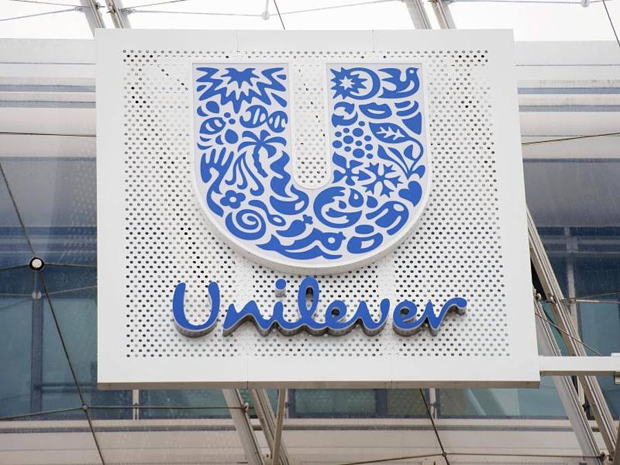 Bis zum Jahresende will der Konsumgüterriese Unilever keine US-Werbung mehr bei Facebook und seiner Tochter Instagram schalten. Foto: Daniel Reinhardt/dpa