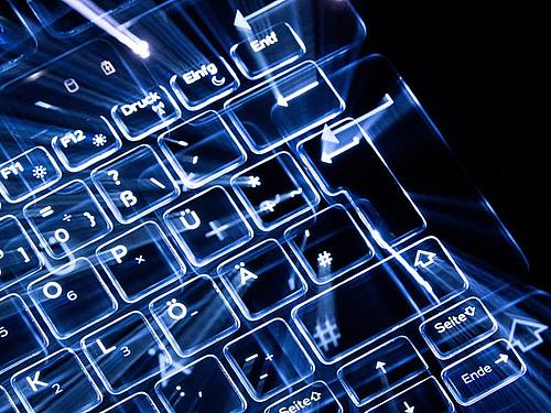 Die Zahl der Cyberattacken auf Firmen steigt - und deutsche Betriebe sind besonders betroffen. (Symboldbild). Foto: Sebastian Gollnow/dpa