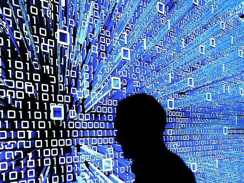 Die Zahl der Onlinenutzer ist im Vergleich zum Vorjahr um 4,4 Millionen Menschen gestiegen. Foto: Peter Steffen/Illustration