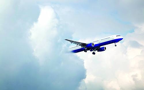 Flugzeug, Bildquelle: © iStockphoto.com/remsan