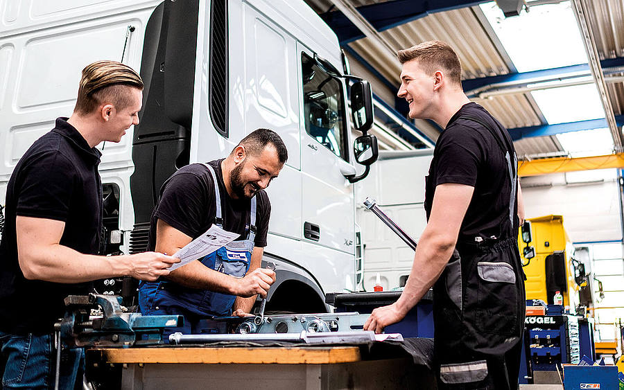 Mitarbeiter der EBB Truck-Center GmbH 