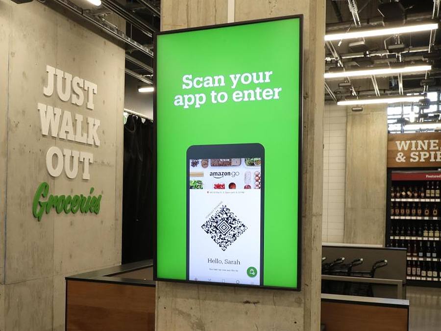 Blick auf den Supermarkt „Amazon Go Grocery Store“. Foto: Ted S. Warren/AP/dpa