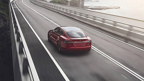 Tesla S auf der Straße