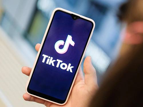 TikTok App. Foto: Jens Kalaene/zb/dpa