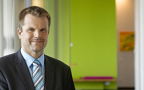 Hitachi übernimmt Implexis