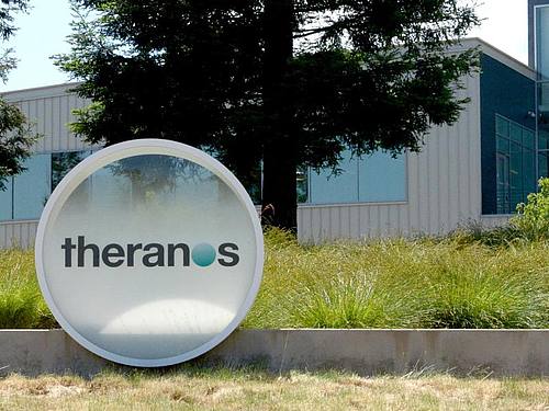 Das Logo des Start-ups Theranos in Palo Alto. Foto: Andrej Sokolow