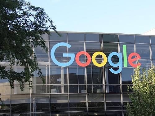 Der Google-Mutterkonzern Alphabet investiert über seine Risikokapitalgesellschaft Gradient Ventures 15 Millionen Dollar (12,7 Mio. Euro) in das deutsch-amerikanische Start-up Klara. Foto: Christoph Dernbach/dpa