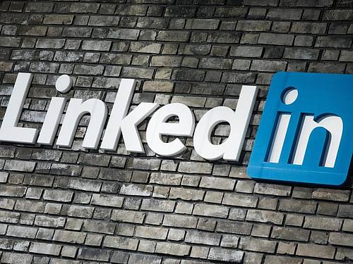 In einem Hacker-Forum sollen Millionen von Nutzerdaten angeboten werden, die vom Karrierenetzwerk LinkedIn stammen. Foto: picture alliance / Rolf Vennenbernd/dpa