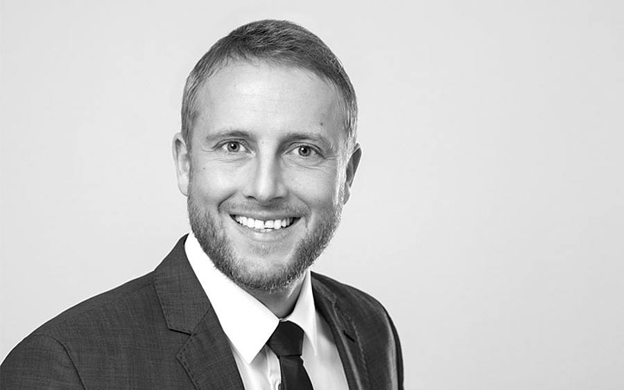 Dr. Dirk Hecker