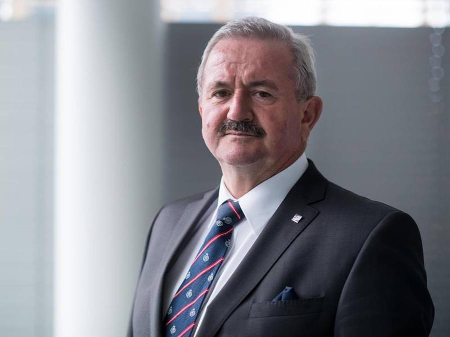 In dem Pilotprojekt der Fraunhofer-Gesellschaft komme die sogenannte Quantenkommunikation zum Einsatz, sagt Reimund Neugebauer, Präsident der Fraunhofer-Gesellschaft e.V. Foto: Bernd von Jutrczenka/dpa