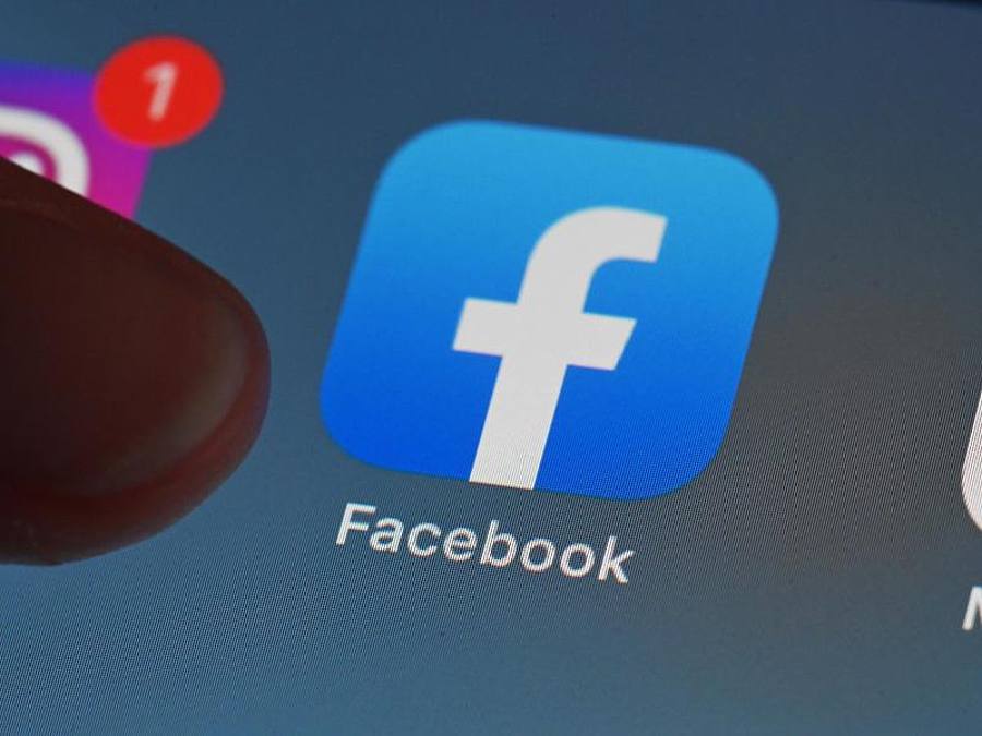 Die Verwendung von Pseudonymen auf Facebook könnte verboten werden. Foto: Uli Deck/dpa