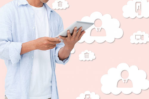Tablet mit Cloud-Symbolen