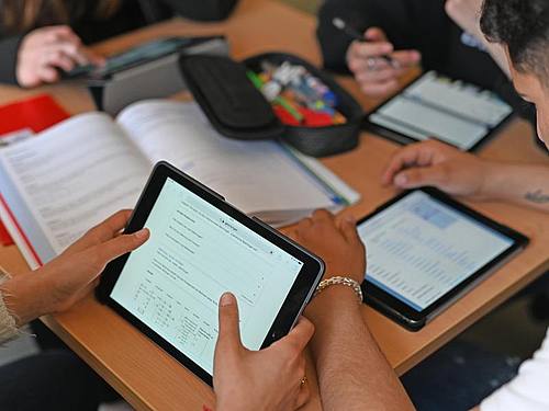 Ungeachtet der schwächeren Weltkonjunktur bleibt die Digitalbranche in Deutschland auf Wachstumskurs. Foto: Uli Deck/dpa