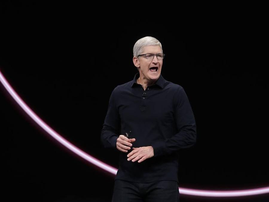 Tim Cook dürfte zu den Konditionen für App-Entwickler auf der Download-Plattform für iPhone-Anwendungen befragt werden. Foto: Jeff Chiu/AP/dpa