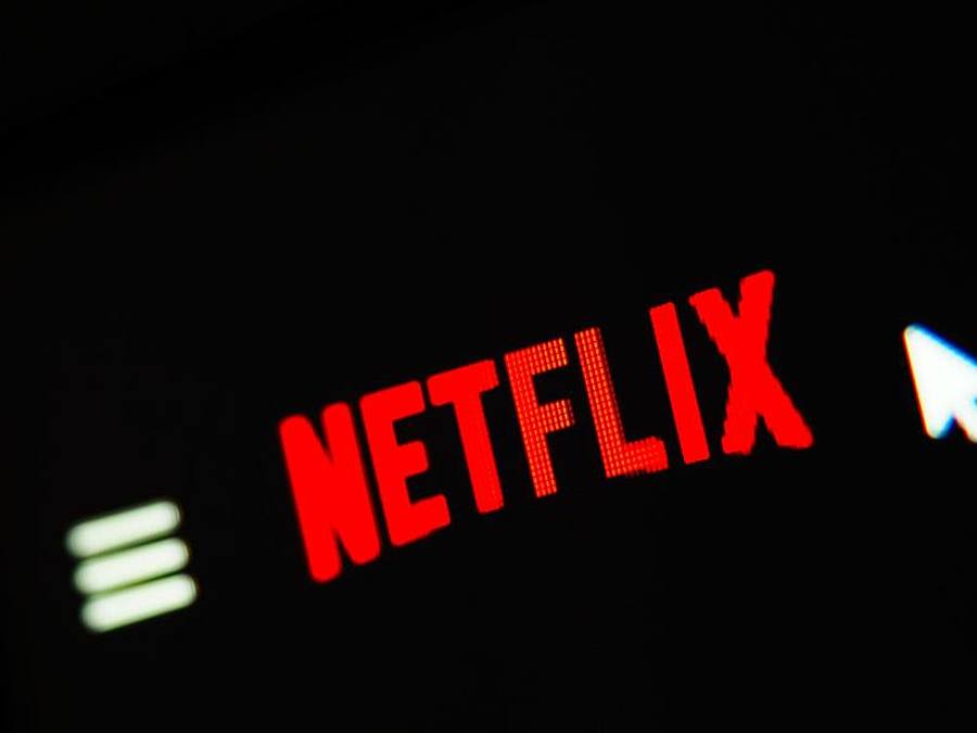 Streaming-Dienst Netflix: Serien- und Filmhits haben zum Jahresende neue Kunden angelockt. Foto: Nicolas Armer/dpa