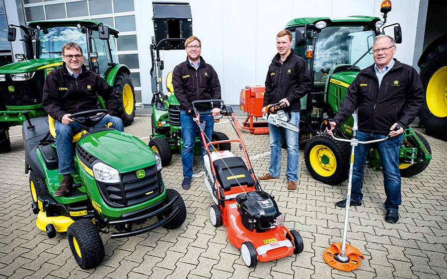 Beim mittelständisches Familienunternehmen werden Tradition und Innovation großgeschrieben: (v.l.) Sven, Marcel, Justin und Friedrich Deppe.