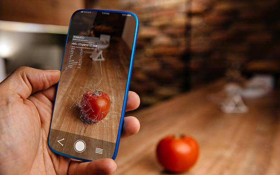 Fotografie einer Tomate via Smartphone und KI