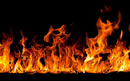 Züngelnde Flammen