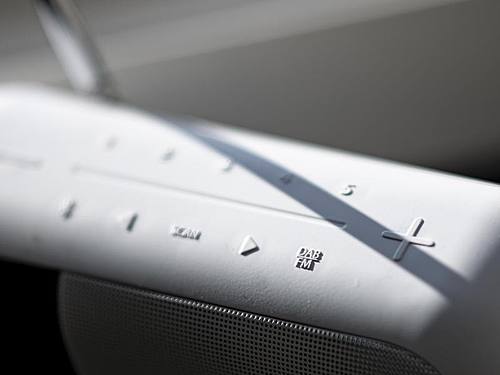 Ein Radio zum Empfang von UKW und DAB+. Foto: Fabian Sommer/dpa