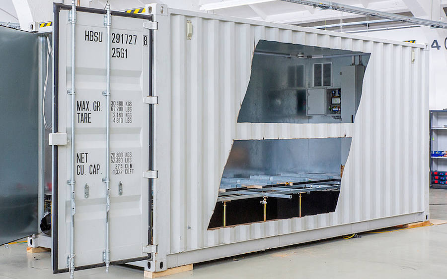 Wassergekühltes Container Rechenzentrum auf der Cebit