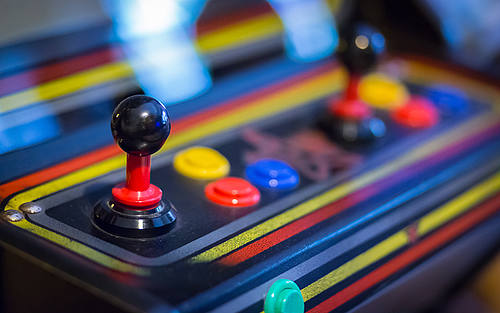 Nahaufnahme eines Arcade-Spielautomaten