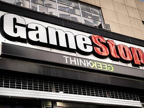 Die Kurskapriolen bei Aktien des Videospielhändlers Gamestop und anderer US-Unternehmen ziehen weitere Rechtskonflikte nach sich. Foto: John Minchillo/AP/dpa