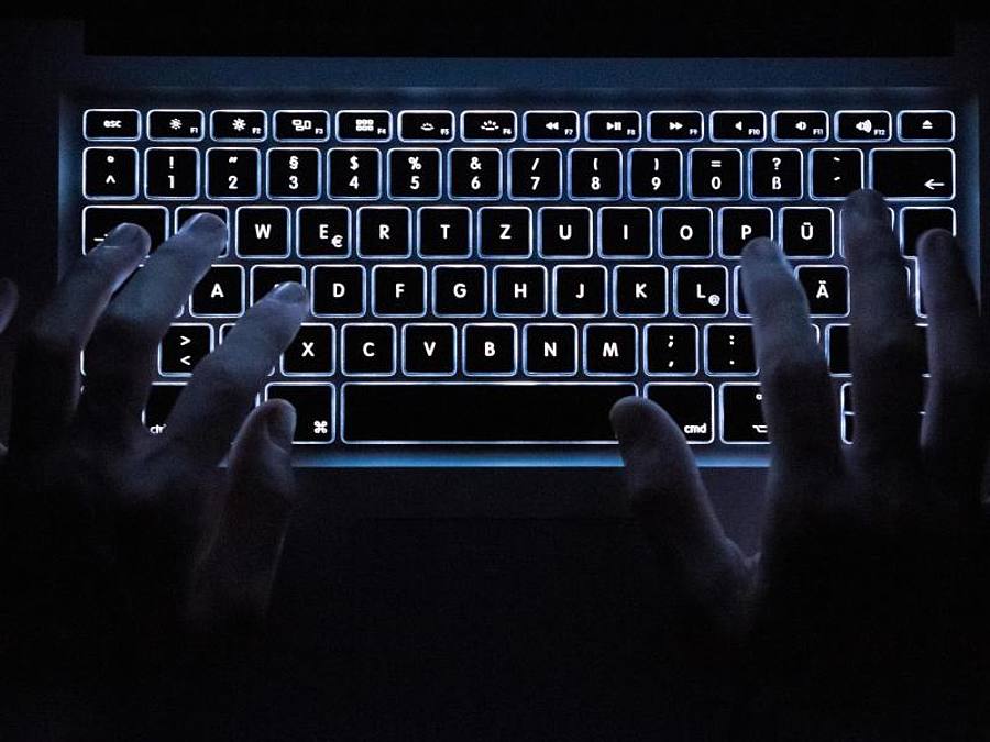 Immer wieder werden auch Abgeordnte des Deutschen Bundetags zum Ziel von Cyberangriffen. Foto: Silas Stein/dpa