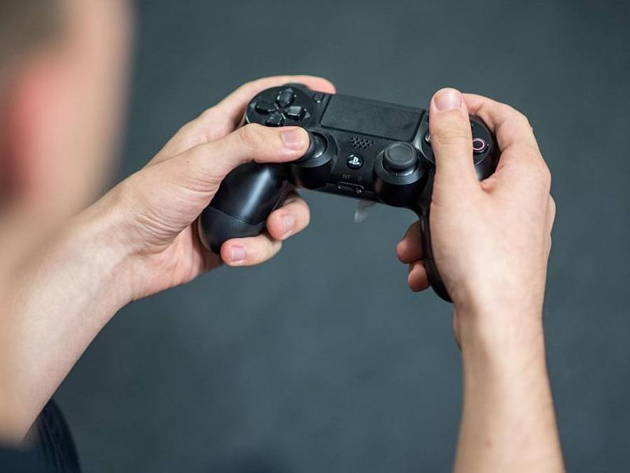 Laut Sony ist die Playstation 4 die zweiterfolgreichste Heimkonsole nach der Playstation 2. Foto: Sebastian Gollnow/dpa