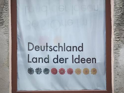 Ein Plakat der Standortinitiative „Deutschland – Land der Ideen“ ((Foto: David Ebener))