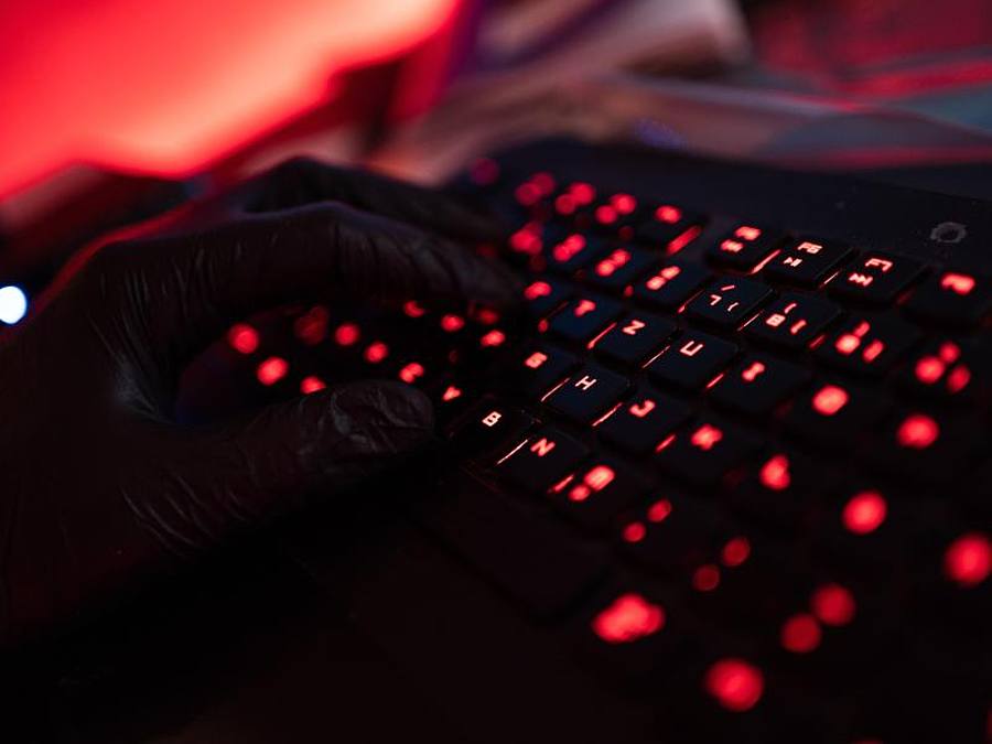 Die Corona-Pandemie bietet Cyberkriminellen mehr Angriffsfläche. Foto: Nicolas Armer/dpa/Symbolbild