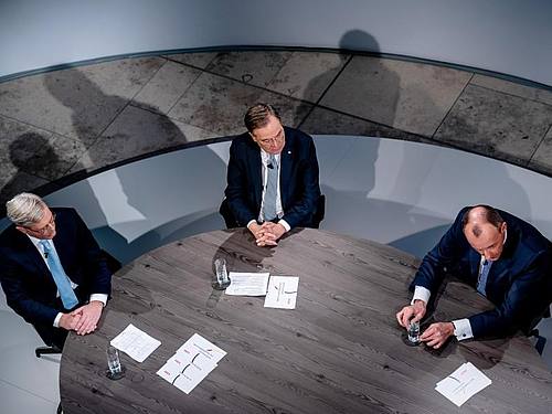 Vor der Wahl des CDU-Bundesvorsitzenden stellen sich die Kandidaten in der per Livestream übertragenen Diskussion erneut den Mitgliedern. Foto: Michael Kappeler/dpa