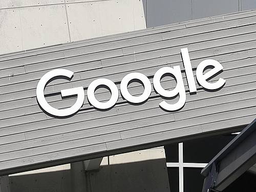 Google-Schild auf dem Campus des Unternehmens in Mountain View, Kalifornien. Foto: Jeff Chiu/AP/dpa