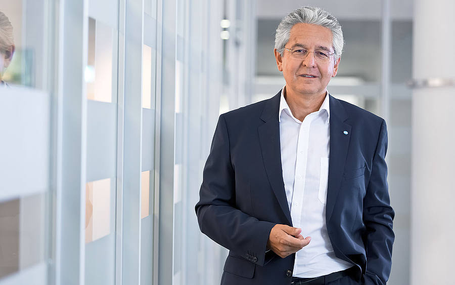 Johannes Bischof, Konica Minolta Business Solutions